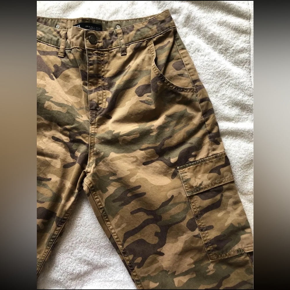 Zara Baggy Camouflage Pants